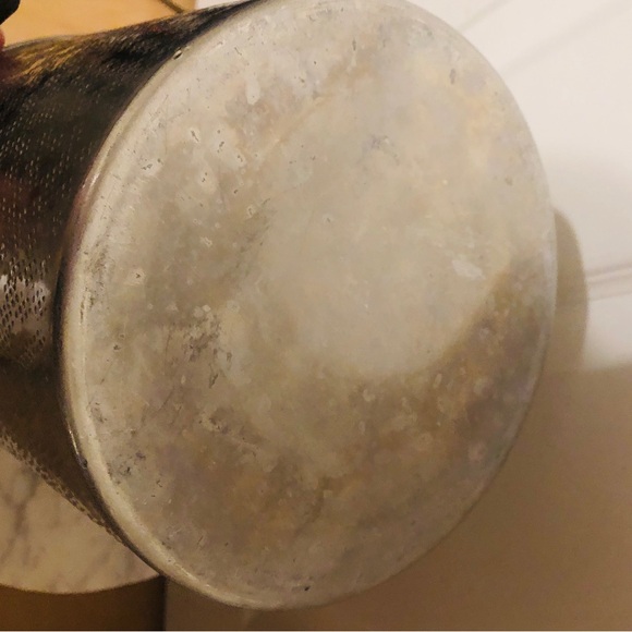 (BUNDLE) Hammered silver tone ice 🧊 bucket with ice crusher - for home bar - Picture 5 of 9